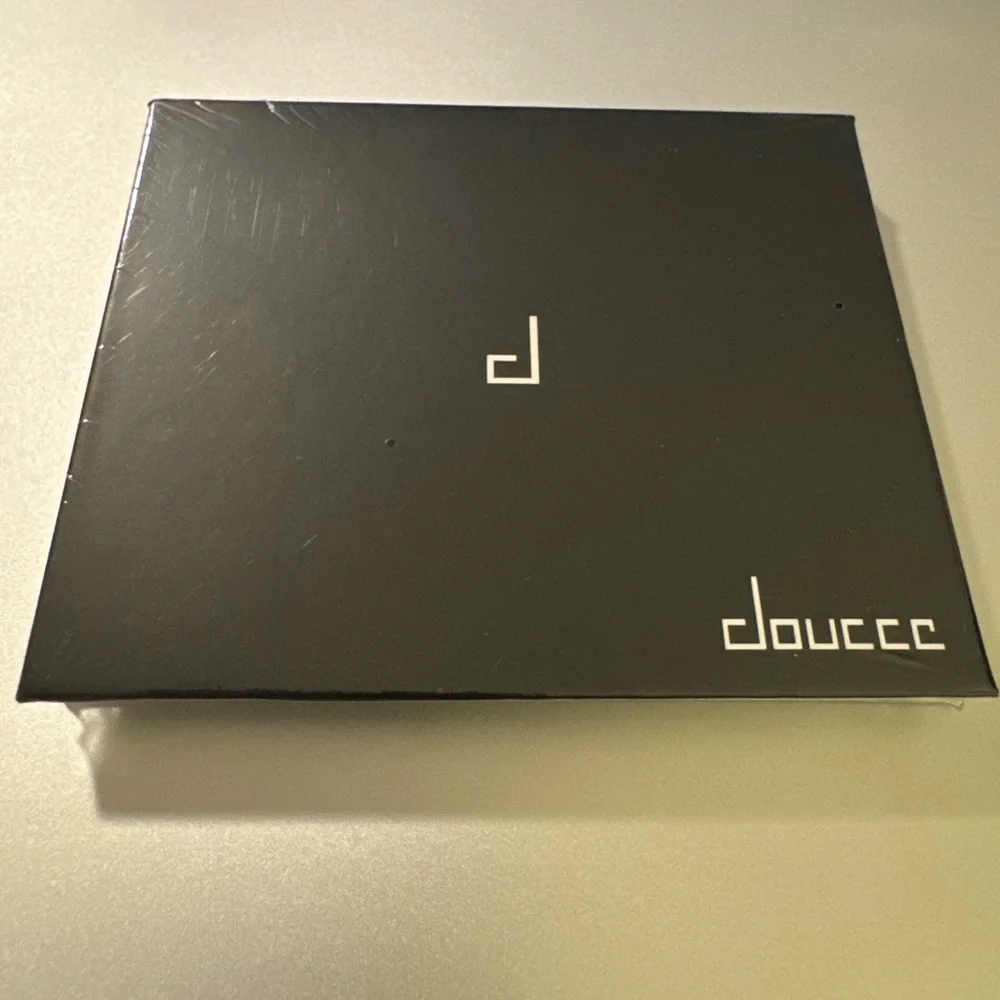 ☘️ Doucce New On The Go Makeup Palette Eyeshadows Highlighter & Blush - Picture 4 of 9